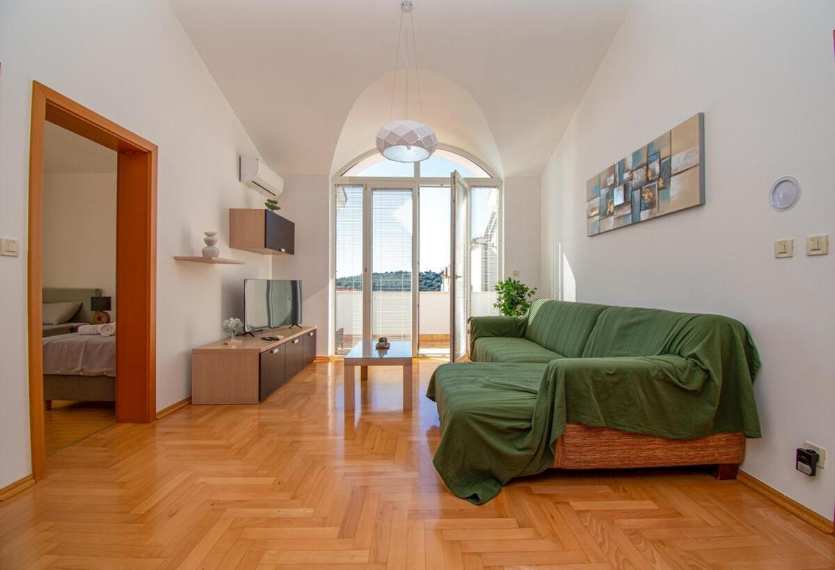 Apartment Vallis On The Lungomare, Near The Sea *