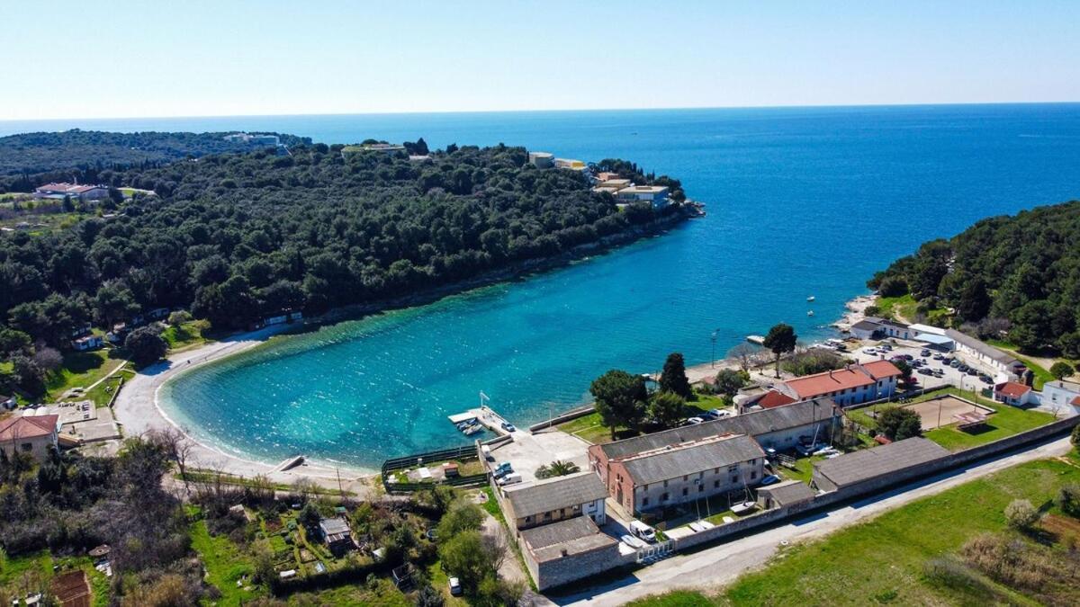 Vallis On The Lungomare, Near The Sea Pula
